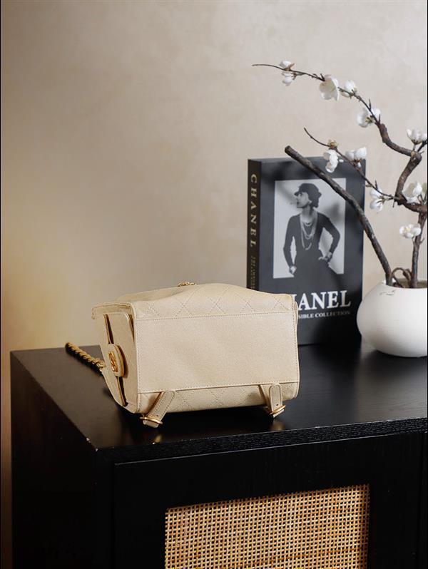 2026127213721857 900